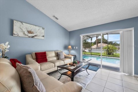House in Davenport, Florida 3 bedrooms, 115.11 sq.m. № 1803023 - photo 6