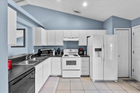 House in Davenport, Florida 3 bedrooms, 115.11 sq.m. № 1803023 - photo 11