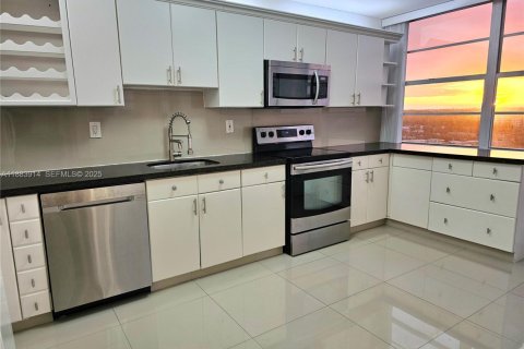 Condominio en venta en Aventura, Florida, 2 dormitorios, 149.11 m2 № 2035176 - foto 4