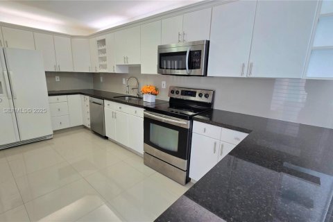 Condominio en venta en Aventura, Florida, 2 dormitorios, 149.11 m2 № 2035176 - foto 6