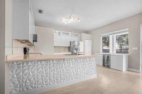 House in Homestead, Florida 4 bedrooms, 195 sq.m. № 1711385 - photo 8