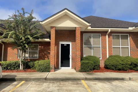 Immobilier commercial à louer à Orange Park, Floride: 105.91 m2 № 772341 - photo 1