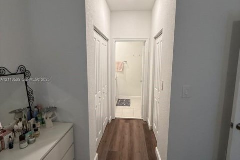Adosado en venta en Miami, Florida, 4 dormitorios, 169.08 m2 № 2434067 - foto 19