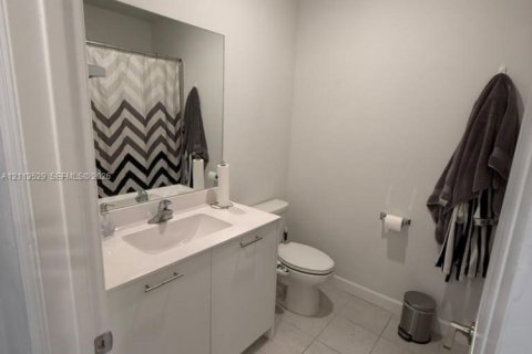Adosado en venta en Miami, Florida, 4 dormitorios, 169.08 m2 № 2434067 - foto 28