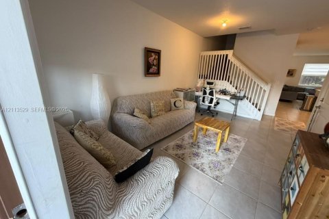 Adosado en venta en Miami, Florida, 4 dormitorios, 169.08 m2 № 2434067 - foto 2