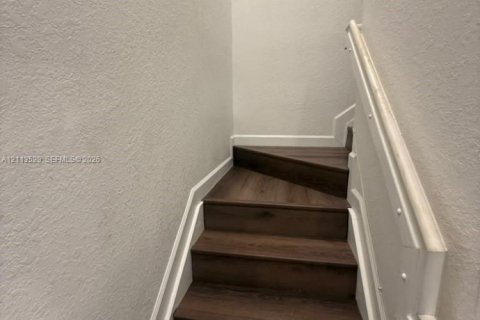 Adosado en venta en Miami, Florida, 4 dormitorios, 169.08 m2 № 2434067 - foto 14
