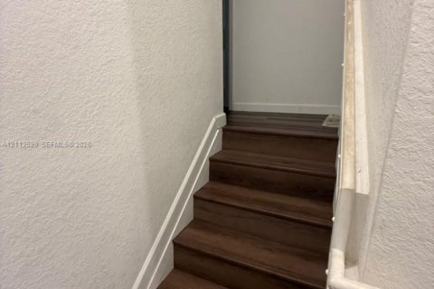 Adosado en venta en Miami, Florida, 4 dormitorios, 169.08 m2 № 2434067 - foto 18