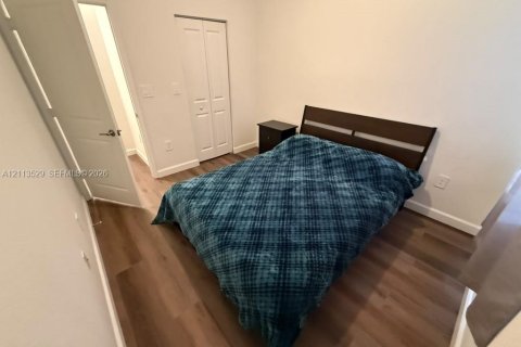 Adosado en venta en Miami, Florida, 4 dormitorios, 169.08 m2 № 2434067 - foto 24