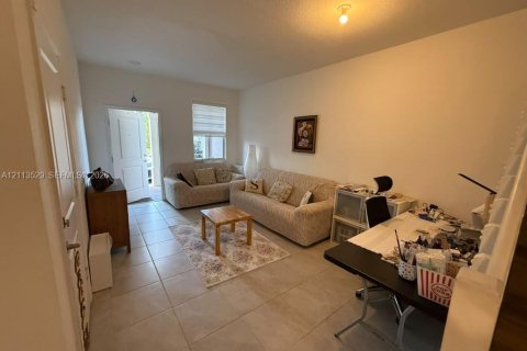 Adosado en venta en Miami, Florida, 4 dormitorios, 169.08 m2 № 2434067 - foto 4