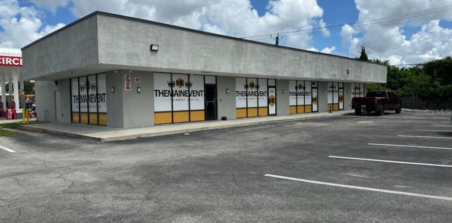 Immobilier commercial à Port Charlotte, Floride 397.16 m2 № 1835681