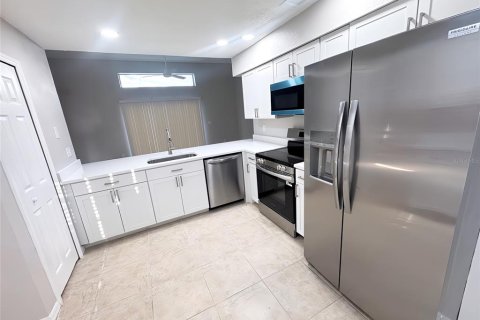 Снять в аренду виллу или дом в Дэвенпорт, Флорида 3 спальни, 152.17м2, № 1915023 - фото 4