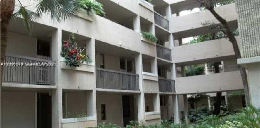 Condominio en Plantation, Florida, 2 dormitorios  № 2086155