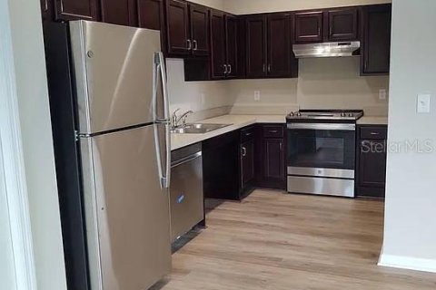 Appartement à louer à Spring Hill, Floride: 2 chambres, 77.11 m2 № 2316525 - photo 3