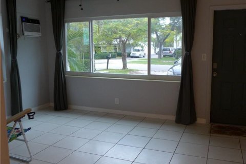 Immobilier commercial à vendre à Fort Lauderdale, Floride № 2272688 - photo 4
