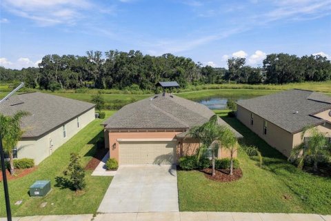 Casa en Zephyrhills, Florida 4 dormitorios, 171.87 m2 № 2379107