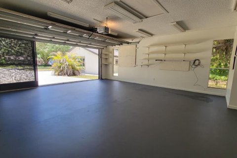 House in Oviedo, Florida 3 bedrooms, 119.57 sq.m. № 2211421 - photo 30