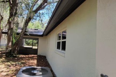 House in Oviedo, Florida 3 bedrooms, 119.57 sq.m. № 2211421 - photo 18