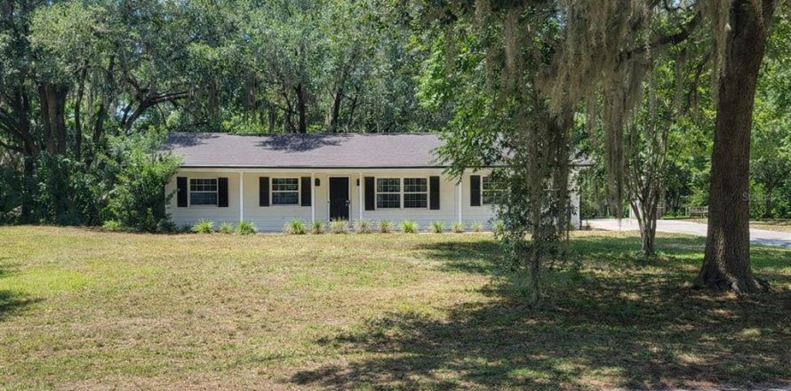 House in Oviedo, Florida 3 bedrooms, 119.57 sq.m. № 2211421
