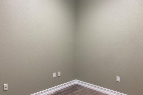Propiedad comercial en alquiler en Port Charlotte, Florida, 121.33 m2 № 1884856 - foto 12