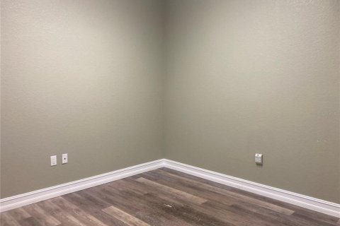 Propiedad comercial en alquiler en Port Charlotte, Florida, 121.33 m2 № 1884856 - foto 11