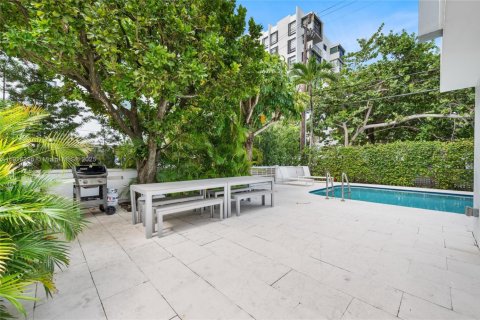 Condo in Key Biscayne, Florida, 2 bedrooms  № 1970915 - photo 11