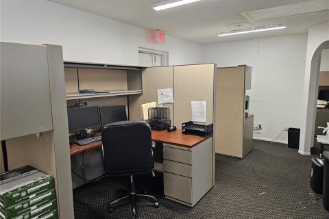 Commercial property in Clearwater, Florida 110.93 sq.m. № 2150133 - photo 6