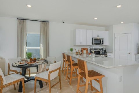 House in Hudson, Florida 4 bedrooms, 183.39 sq.m. № 1911898 - photo 12