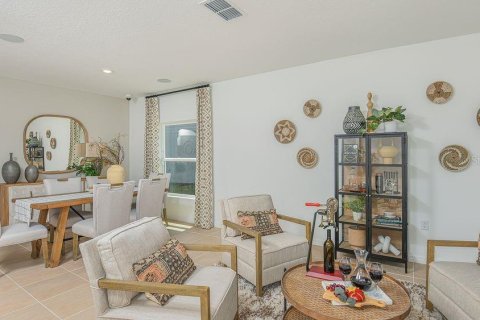 House in Hudson, Florida 4 bedrooms, 183.39 sq.m. № 1911898 - photo 6