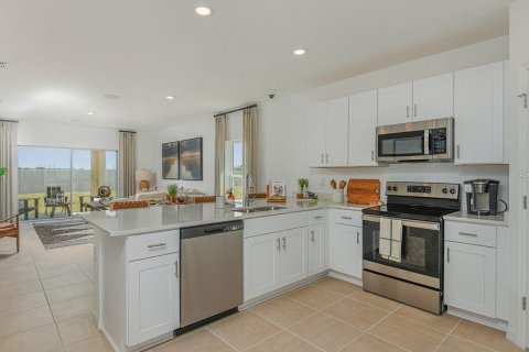 House in Hudson, Florida 4 bedrooms, 183.39 sq.m. № 1911898 - photo 4