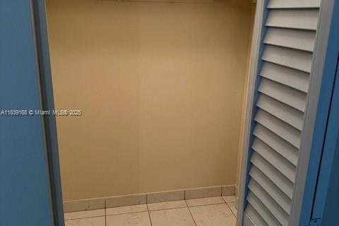 Condo in Miami Beach, Florida, 1 bedroom  № 1827533 - photo 24