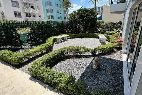 Condo in Miami Beach, Florida, 1 bedroom  № 1827533 - photo 7