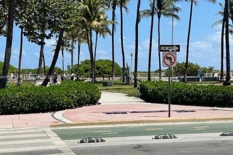 Condo in Miami Beach, Florida, 1 bedroom  № 1827533 - photo 10
