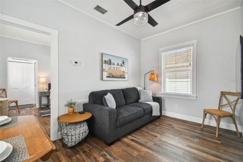 House in Dunedin, Florida 1 bedroom, 41.62 sq.m. № 790008 - photo 11