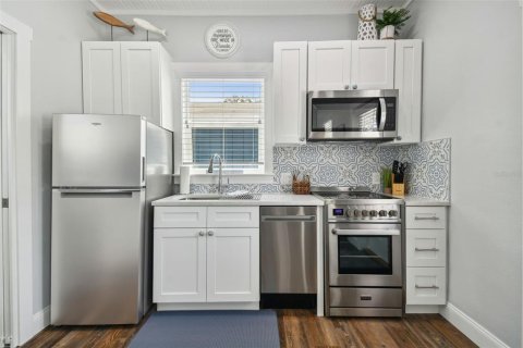 House in Dunedin, Florida 1 bedroom, 41.62 sq.m. № 790008 - photo 4
