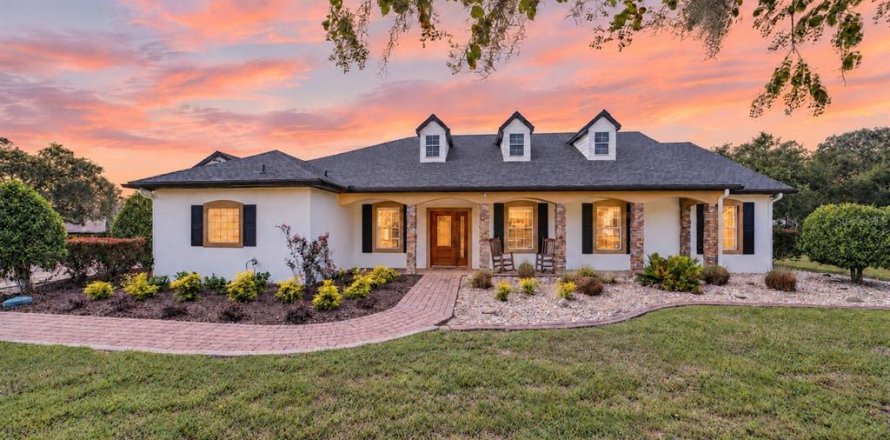 Villa ou maison à Bronson, Floride 5 chambres, 414.62 m2 № 2399214