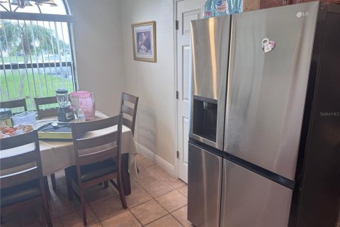 House in Kissimmee, Florida 3 bedrooms, 118.17 sq.m. № 1909326 - photo 4