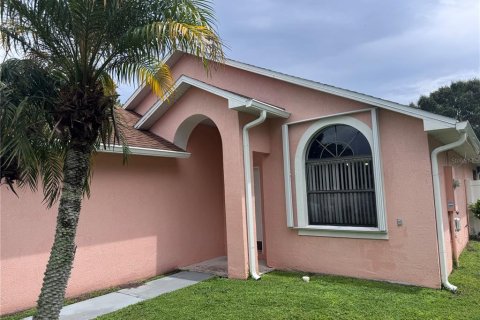 House in Kissimmee, Florida 3 bedrooms, 118.17 sq.m. № 1909326 - photo 2