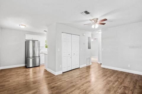 House in Vero Beach, Florida 2 bedrooms, 75.81 sq.m. № 1642088 - photo 5