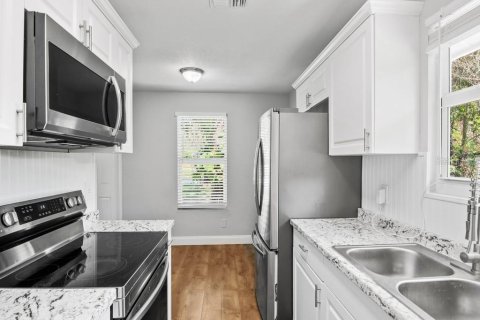 House in Vero Beach, Florida 2 bedrooms, 75.81 sq.m. № 1642088 - photo 15