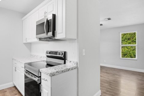 House in Vero Beach, Florida 2 bedrooms, 75.81 sq.m. № 1642088 - photo 13