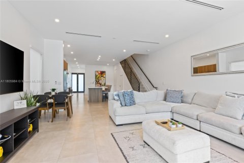 Townhouse in Fort Lauderdale, Florida 4 bedrooms, 164.07 sq.m. № 1745841 - photo 17