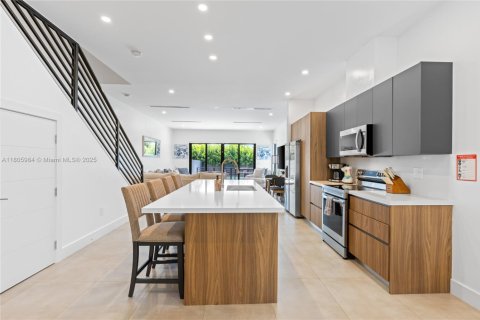 Townhouse in Fort Lauderdale, Florida 4 bedrooms, 164.07 sq.m. № 1745841 - photo 6