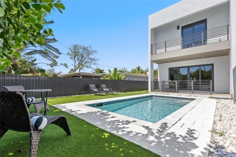 Townhouse in Fort Lauderdale, Florida 4 bedrooms, 164.07 sq.m. № 1745841 - photo 15