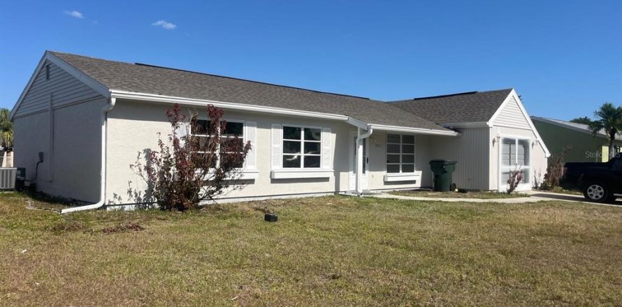 House in North Port, Florida 3 bedrooms, 122.26 sq.m. № 1721987