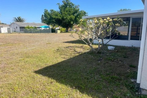 House in North Port, Florida 3 bedrooms, 122.26 sq.m. № 1721987 - photo 15