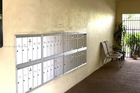 Купить кондоминиум в Лодердейл-Лейкс, Флорида 1 спальня, 63.55м2, № 1704407 - фото 29