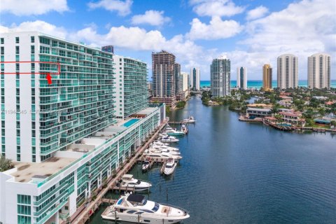 Condo à Sunny Isles Beach, Floride, 3 chambres  № 2001079