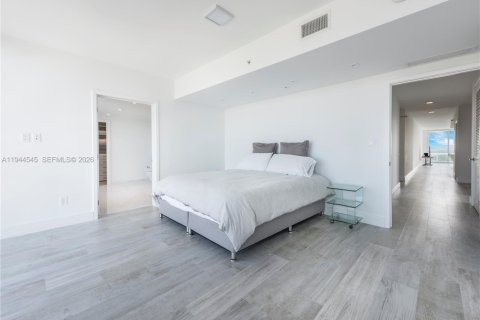 Copropriété à louer à Sunny Isles Beach, Floride: 3 chambres, 156.82 m2 № 2001079 - photo 11