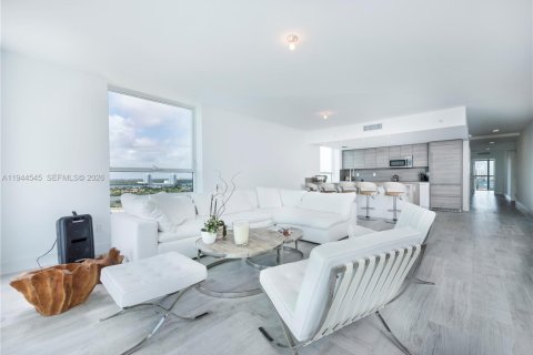 Copropriété à louer à Sunny Isles Beach, Floride: 3 chambres, 156.82 m2 № 2001079 - photo 9