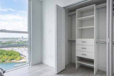 Copropriété à louer à Sunny Isles Beach, Floride: 3 chambres, 156.82 m2 № 2001079 - photo 22